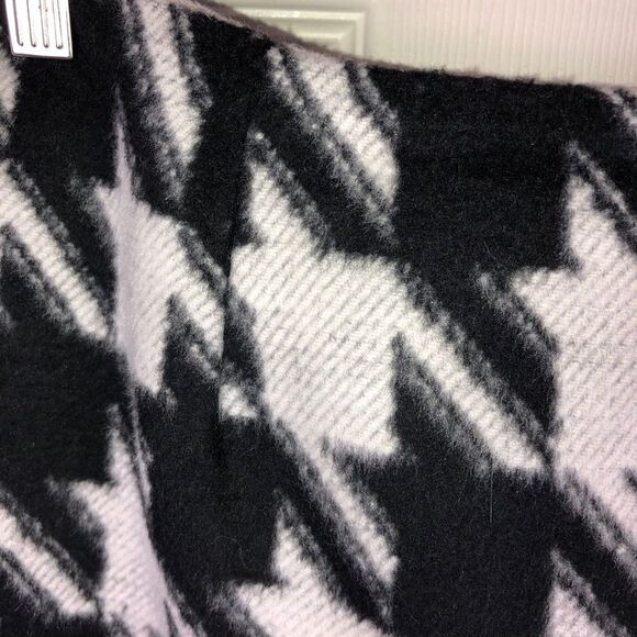 Amanda + Chelsea houndstooth wool blend skirt 6 - Picture 3 of 10